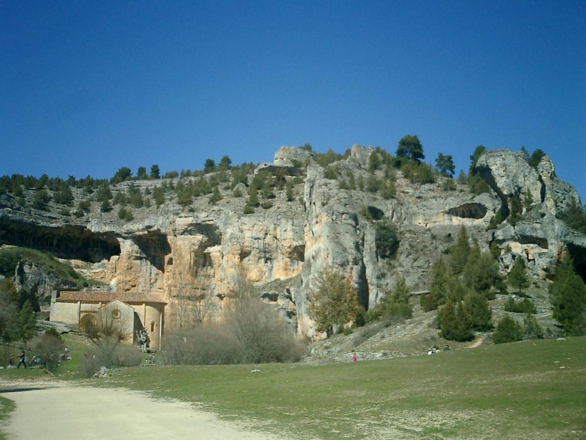 Fuente Del Pino Canon De Rio Lobos San Leonardo de Yagüe Buitenkant foto